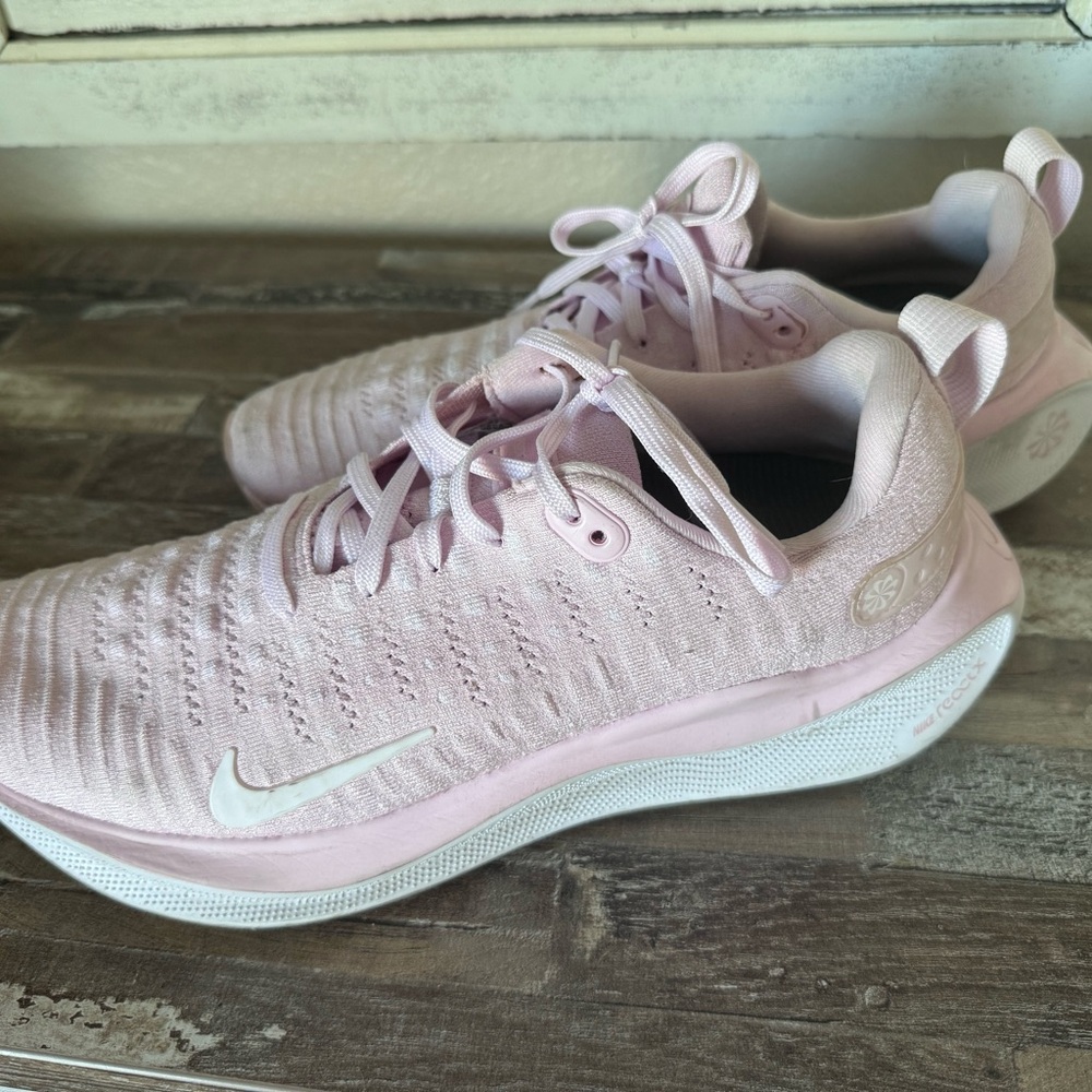 Nike Women's Pink Running Shoes